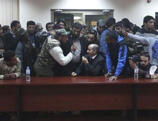 Libyan protesters storm NTC office in Benghazi