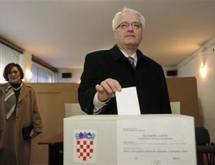 Croats vote in EU membership referendum
