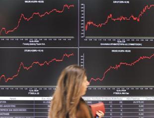 Creditors leave Athens, talks continue on phone