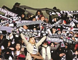 Female Beşiktaş fans witness cup victory over Gaziantep BB