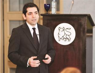 Zero growth rate is possible, advisor says