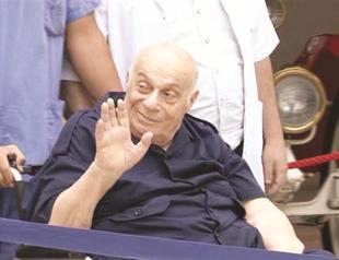 Denktaş in critical condition: doctor