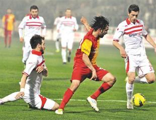 Galatasaray faces former club hero in league game