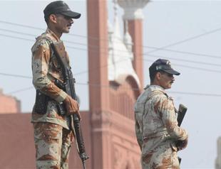 Pakistan police: Bomb kills 13 at Shiite march