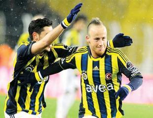 Fener looks to pressure Super League leader