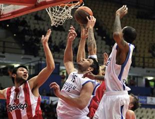 Olympiacos beats Anadolu Efes 83-65