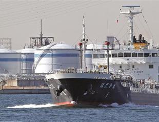 Japan logs record trade deficit on power shortages, high yen