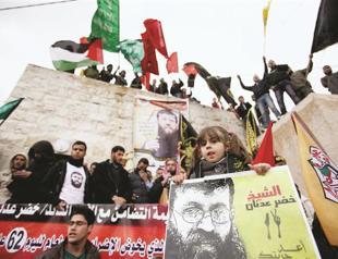 Palestinian prisoner ends hunger strike in victory
