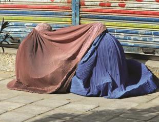 Karzai in Pakistan to push for Taliban talks