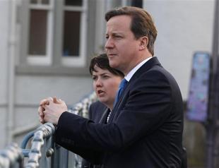 UKs Cameron tells Scotland: Lets stay together