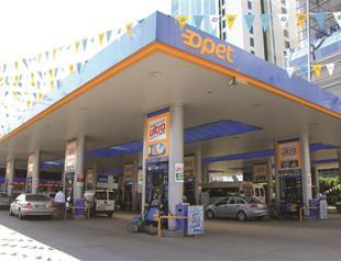 Aggressive competitors, smugglers irk oil company