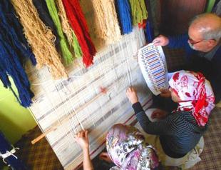 Turkeys Changemakers: He taught girls how to weave rugs; they weaved life into rug patterns