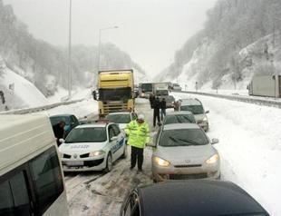 Skidding trucks close highway between Ankara, Istanbul