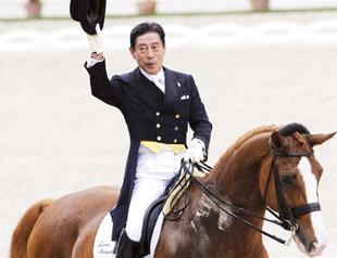 Japanese in 70s heads to Olympics