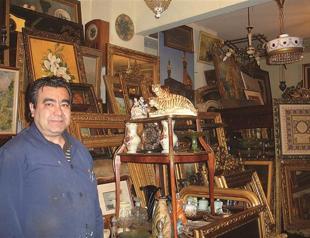 Craftsmen shine at Üsküdar’s 90-year-old antique bazaar