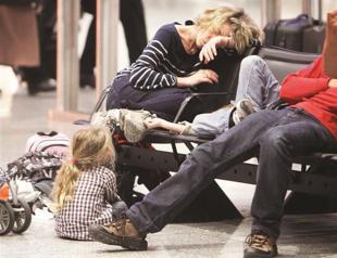 Frankfurt airport hit by fresh strikes as talks fail