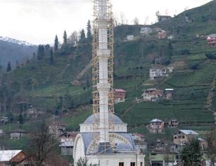 Minaret made shorter on PMs instructions