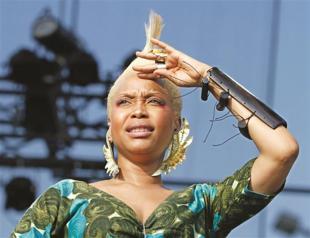 Malaysia bans Erykah Badu show over body art