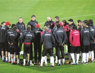 Turkey in first test with Avcı