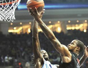 Fenerbahçe eyes win to keep playoff hopes alive