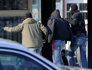 Dawn raids on 33 suspected German neo-Nazis