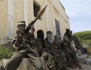 3 dead in blast in Somali government compound