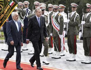 Turkeys PM in Iran for talks on nuclear program