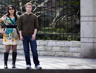 Zuckerbergs China trip sparks Facebook frenzy