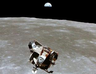 Amazon.com founder retrieving Apollo 11 engines