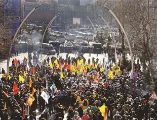 Turkeys opposition bashes PM’s ‘Plan B’ on charter-writing