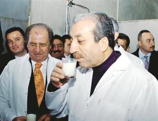 No risk of cancer in milk, minister says