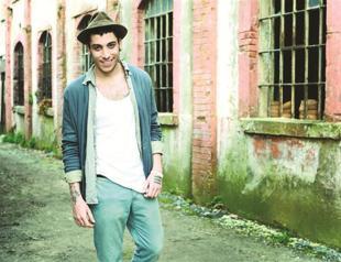 CAN BONOMO LIVE IN TOWN