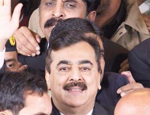 Gilani firm on Zardari’s immunity at top court