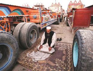 Islamabad to re-open NATO routes