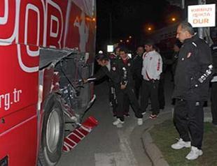Train crashes into Samsunspor team bus