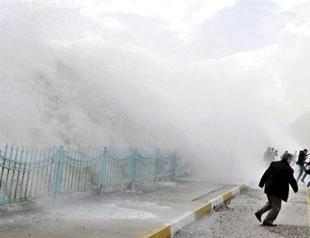 Flood, storm hit major cities in Turkey