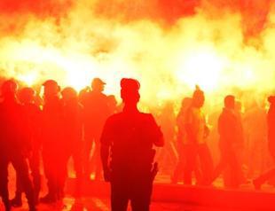 Fener beats Galatasaray as fans clash