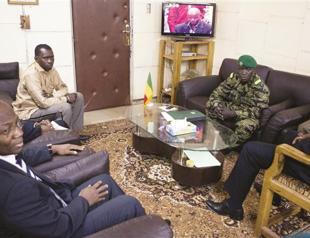 Mali tuaregs advance amid post-coup chaos