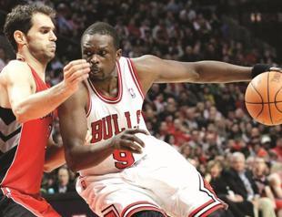 Luol Deng saves Bulls with buzzer-beater