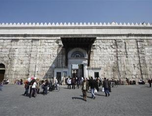 Turkey shuts embassy in Damascus: diplomat