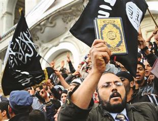 Thousands rally for Shariah in Tunisia