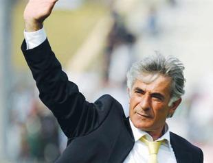 Turkish football coach dies of cancer aged 58