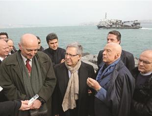 Turkey owes apology for deaths of Holocaust escapees