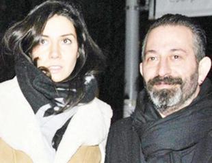 Stand-up artist and model get married