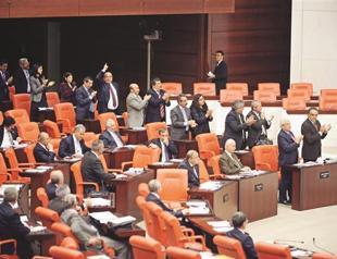 Speaker exerting effort to prevent crises