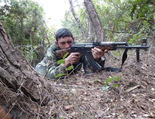 Turkish reporter enters Syrian dissident camps