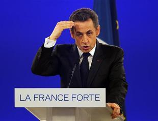 Germany defends Europe visa-free zone after Sarkozy threat