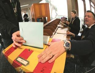 Swiss voters say no to six weeks holiday