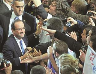 Hollande to Sarkozy: EU is not a scapegoat