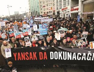 Journalists freed after 375 days behind bars